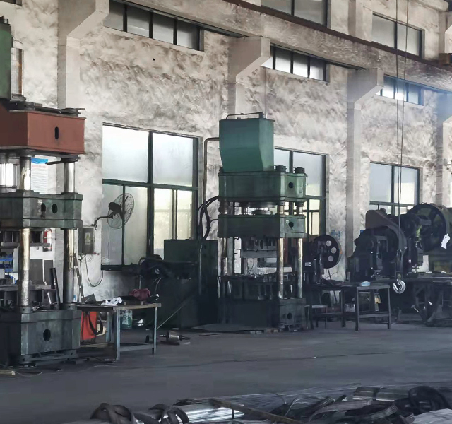 مصنع إنتاج الصلب